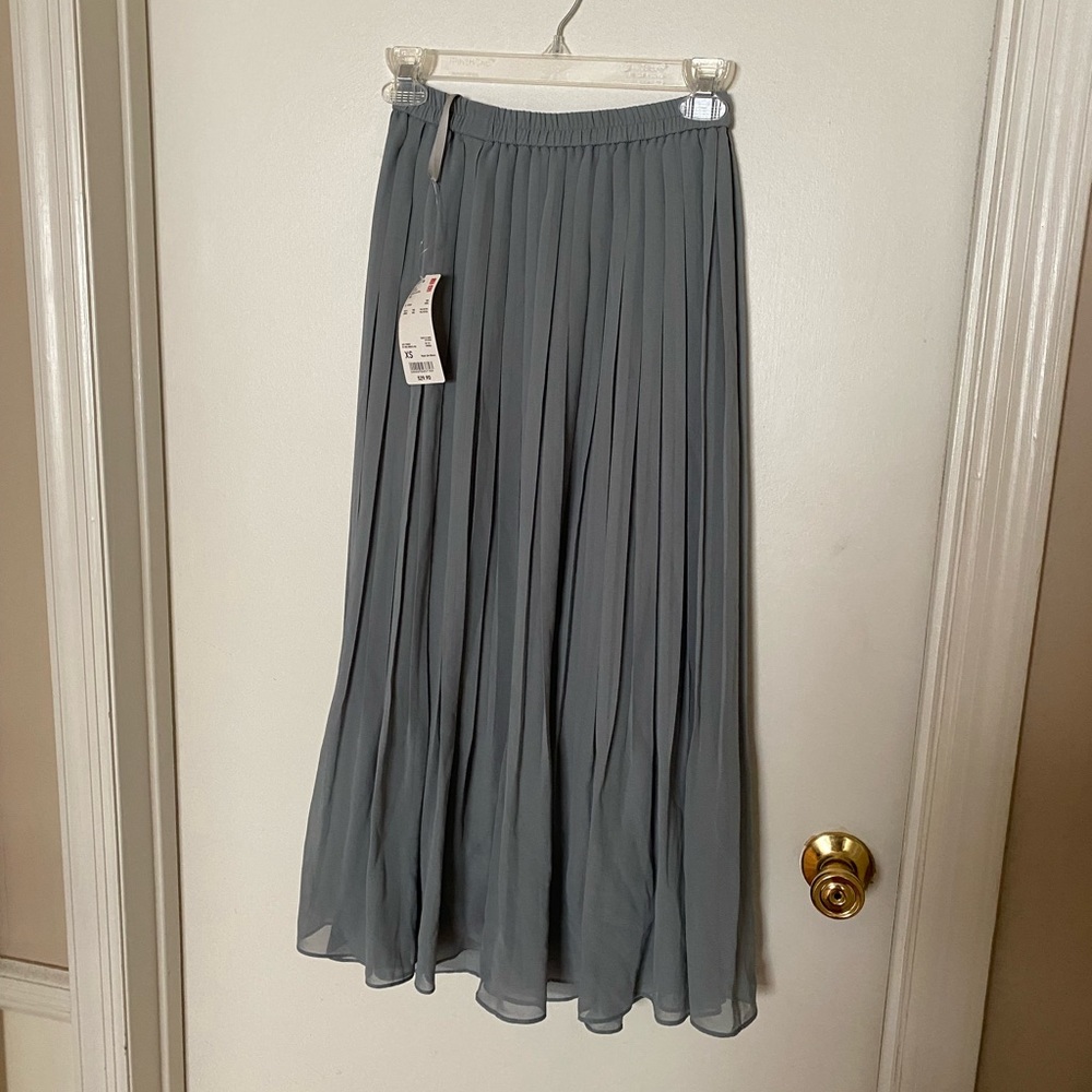 UNIQLO SKIRT NEW